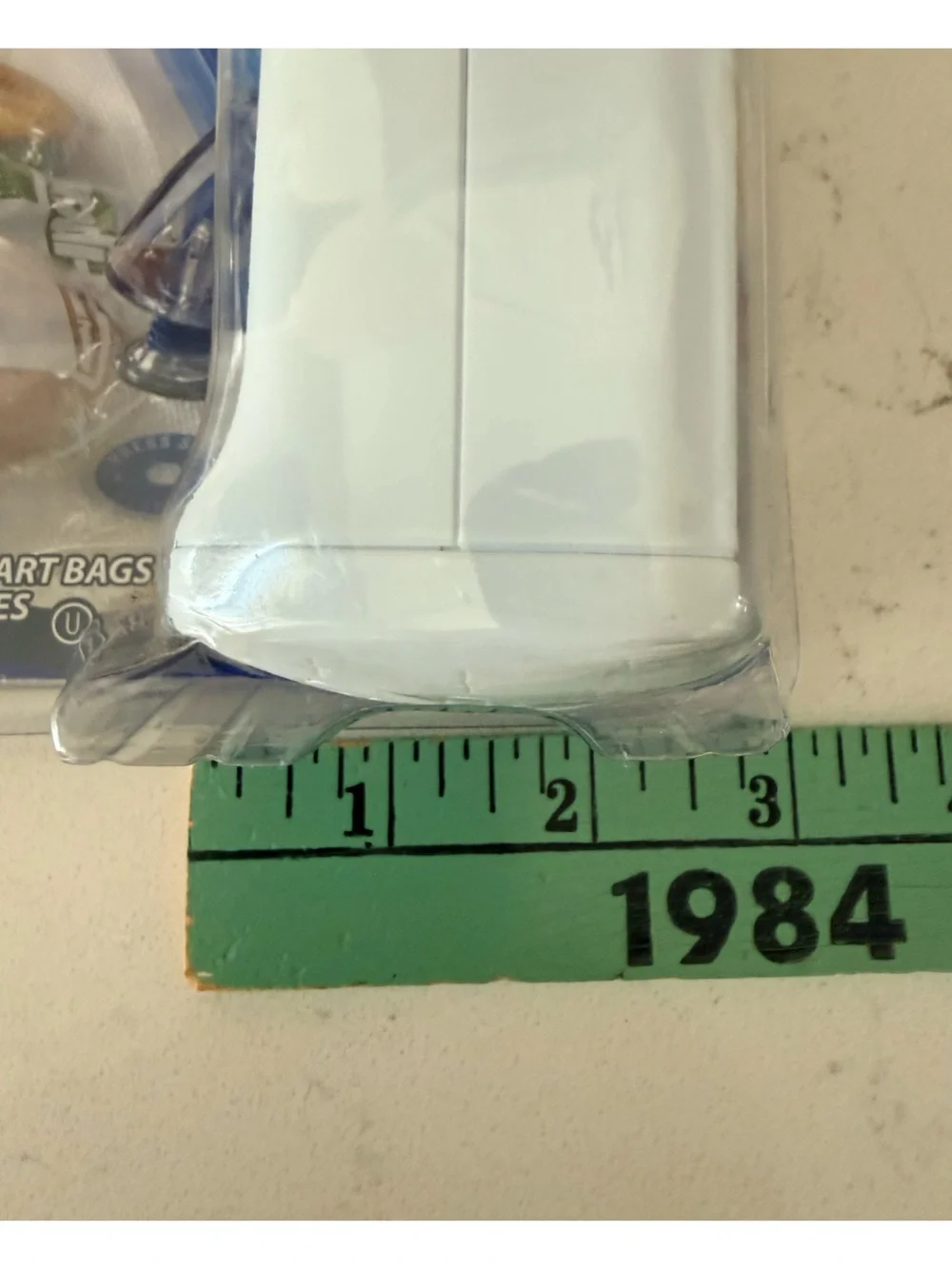 New In Package Reynolds Handi-Vac Vacuum-Sealing Starter Kit Bag Batteries